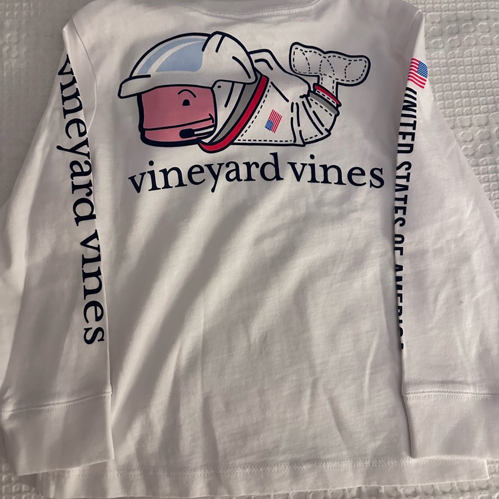 NWT Vineyard Vines White Astronaut Whale Tee